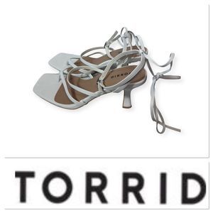 Torrid white sandals with ties around the ankle size 10.5